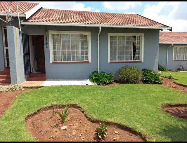 0 BEDROOM TOWNHOUSE FOR SALE IN ROODEPOORT WEST